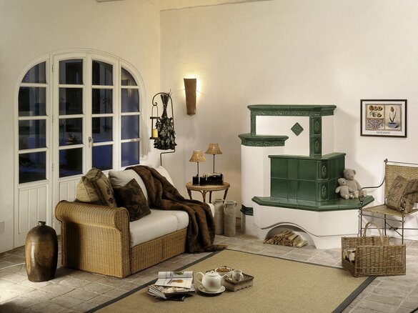 Tiled stove with structure tile in dunkelgruen matt | © Sommerhuber GmbH