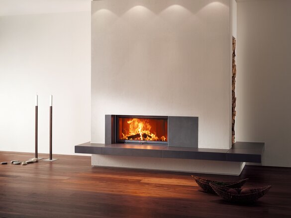 Tiled fireplace with fire shelf in graphit | © Sommerhuber GmbH