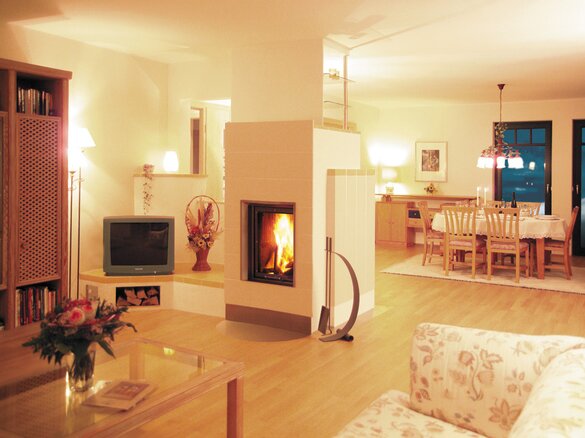 Image tiled stove with shield tile in sandstein and topas dark | © Sommerhuber GmbH