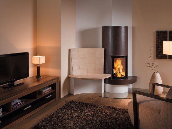 Tiled stove with fire shelf and backrest flute fine | © Sommerhuber GmbH