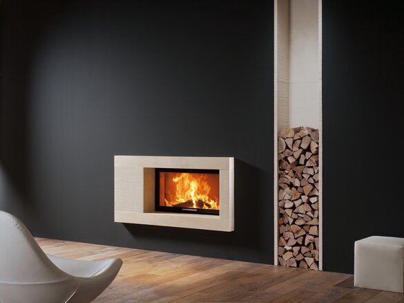 Tiled fireplace with fire frame massive smooth and flute fine | © Sommerhuber GmbH