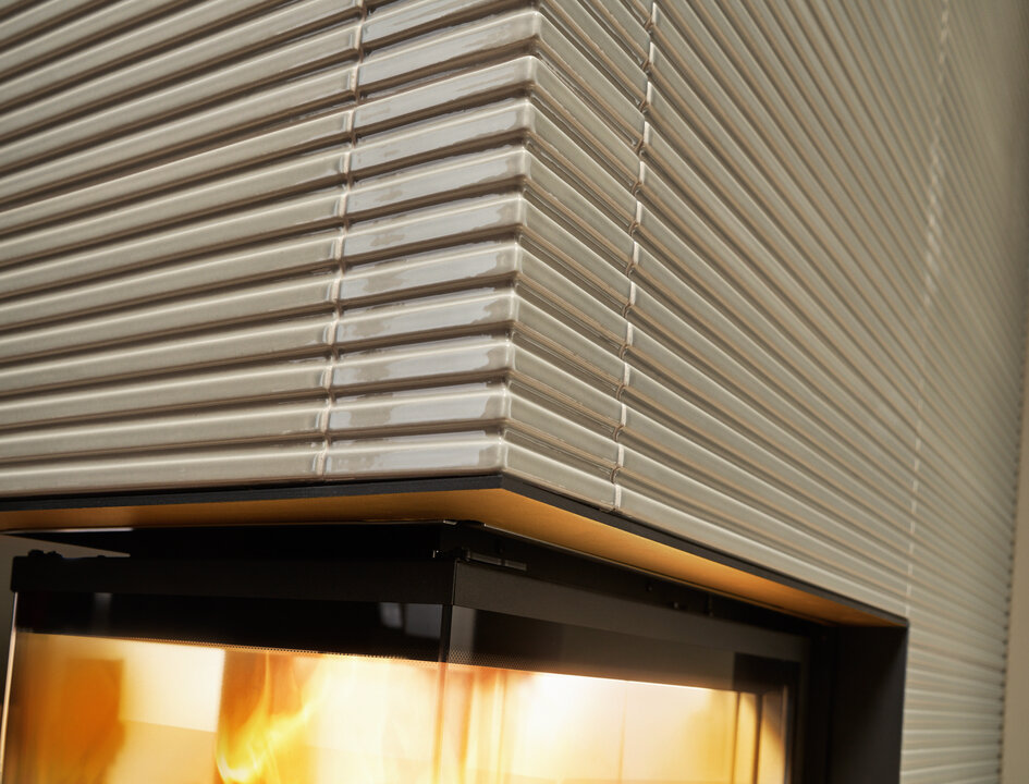 Detail photo tiled fireplace with tile Silhouette in mondstein medium glossy | © Sommerhuber GmbH