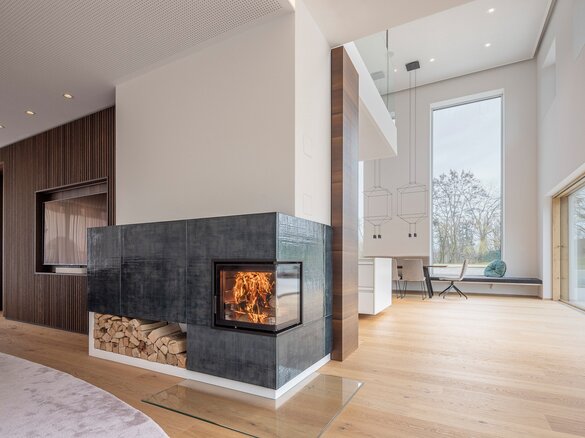 Tiled stove with fire tile MAXIMUS napa fine in turmalin dark glossy | © Hoxter GmbH