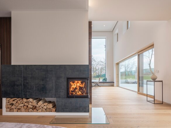 Tiled stove with fire tile MAXIMUS napa fine in turmalin dark glossy | © Hoxter GmbH
