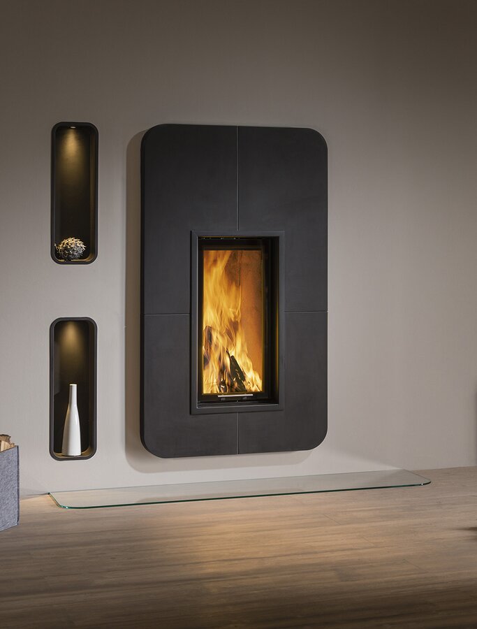 Bild Kachelkamin mit iForm® und Nische soft in schwarz matt | © Sommerhuber GmbH
