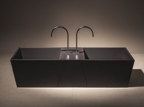 Image two foot basins square in lava with additional part and WDT foot bath sputtering system | © Sommerhuber GmbH
