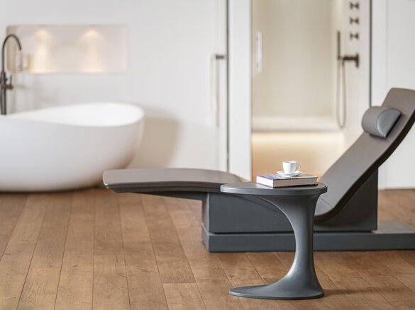 Bild Lounger mit Beistelltisch in Glasur 449 lava | © Sommerhuber GmbH
