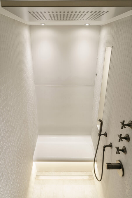 Image inside of the Spa Emotion multifunctional steam shower with heat storing ceramic | © Sommerhuber GmbH