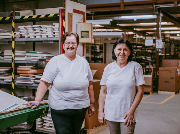 Image employee packaging | © Sommerhuber GmbH