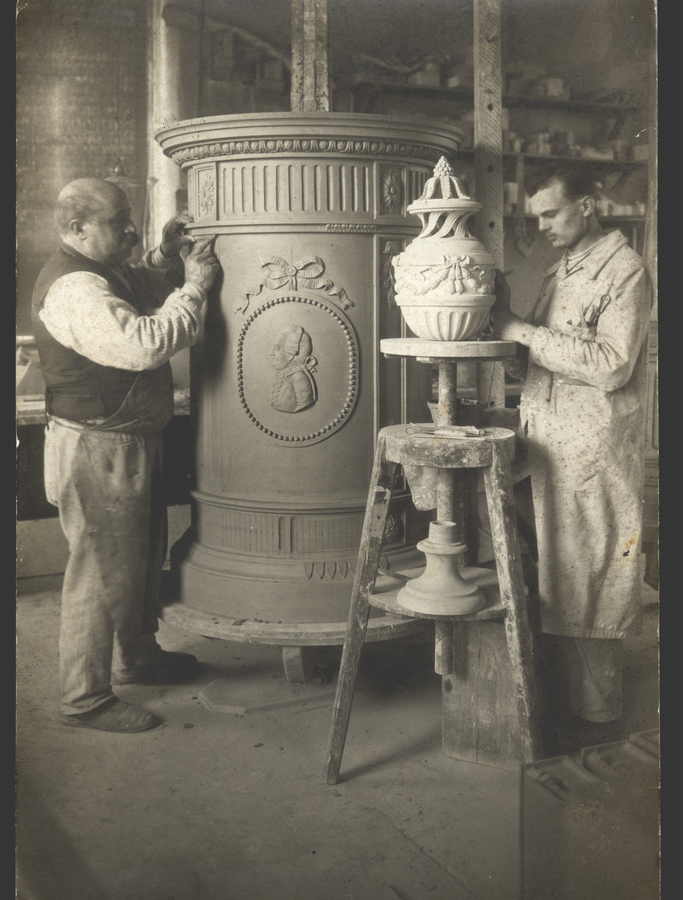 Molding at the overshot stove with  Dovalil, Madlberger [about 1916] | © Sommerhuber GmbH